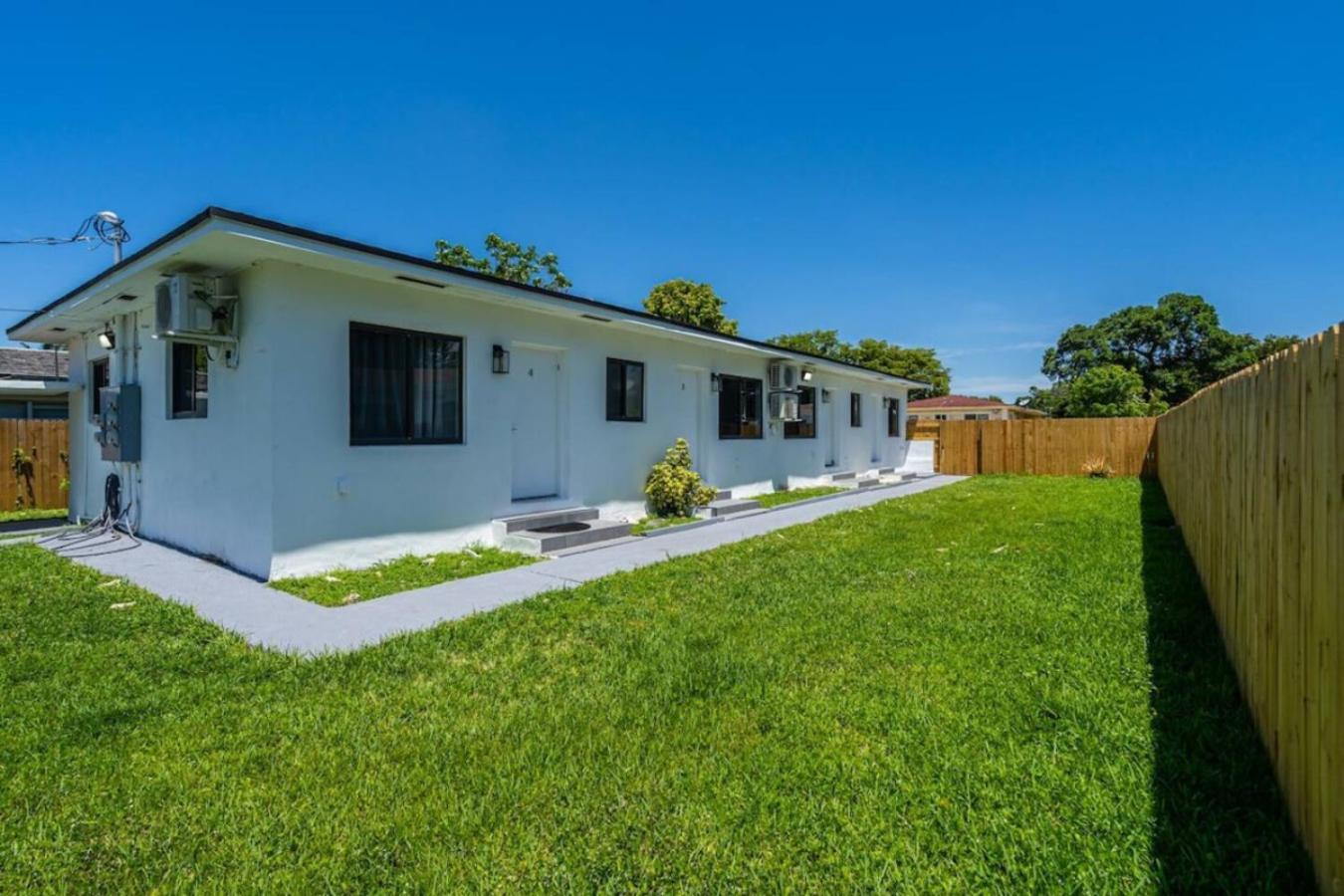 Modern Studio In North Miami Apartment Exterior photo